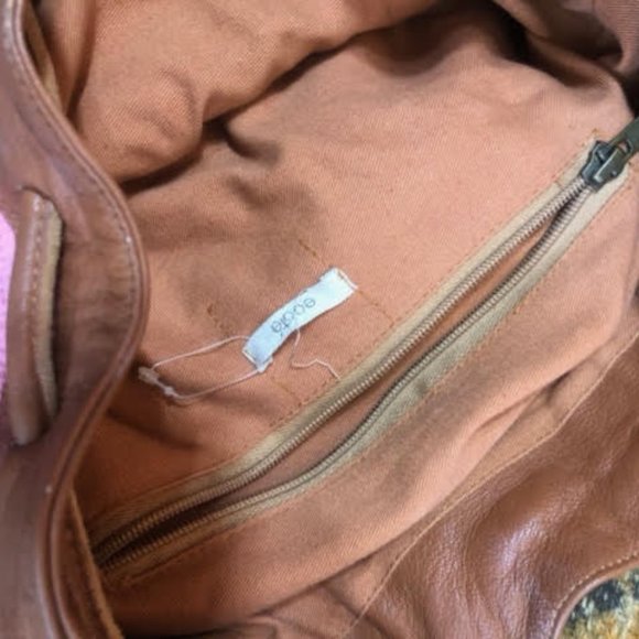 UO Kilim Crossbody Bucket Bag - Picture 6 of 7